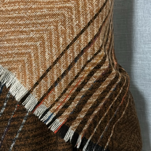Quagga brand Large 52x52 Blanket Style Scarf/Wrap-Browns/Beige/Black-Polyester - Picture 3 of 16